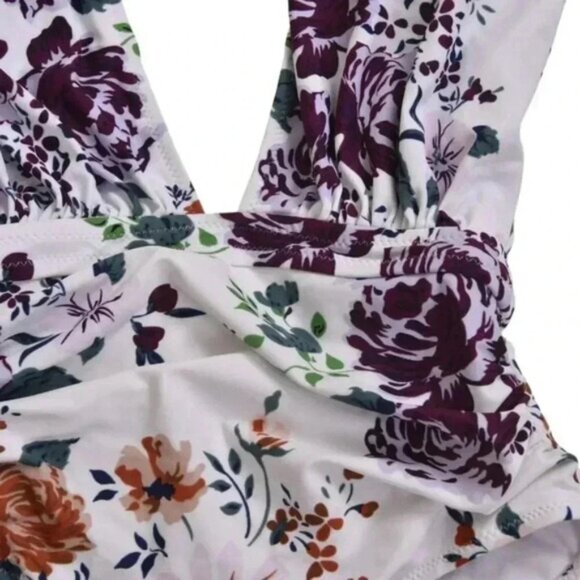 NWT CUPSHE Womens Floral Rose Garden Cross Ruched Wrap One Piece Swimsuit Small - Picture 6 of 11